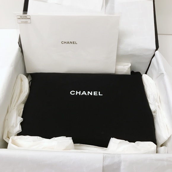 Chanel Bag - Picture 4 of 8